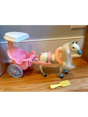 1994 Vintage Playskool Dollhouse Stable Horse & Carriage Set #1669 Complete